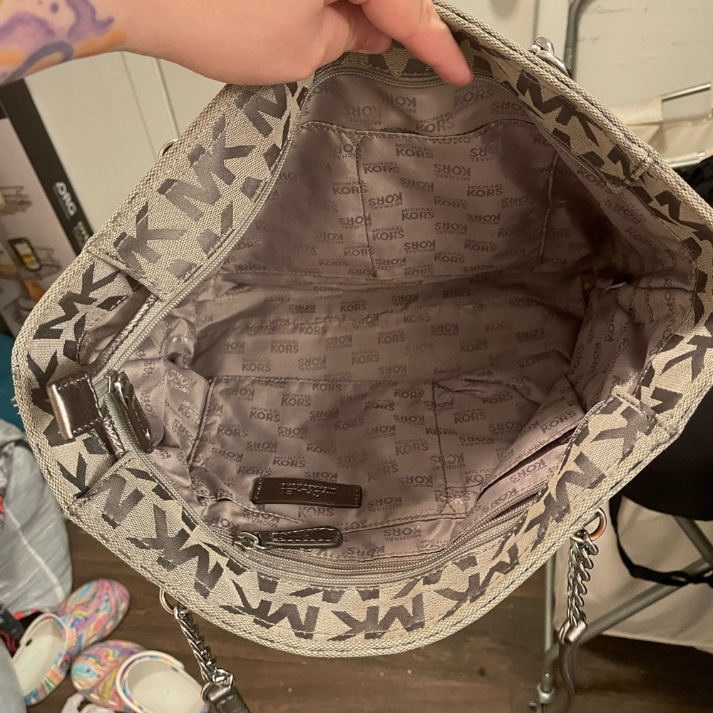BEAUTIFUL Micheal kors bag! - Picture 3 of 3